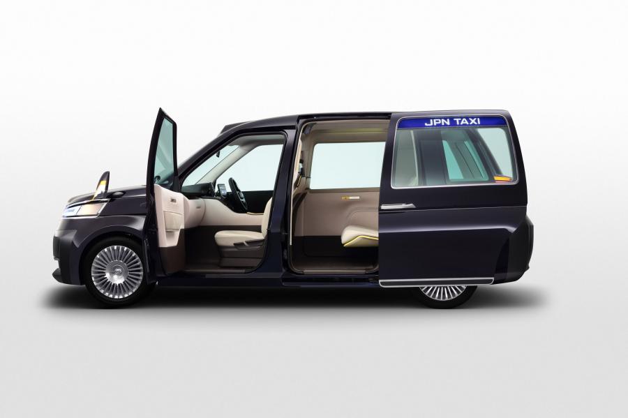  Toyota JPN Taxi Concept 2013 года  (фото 36 из 37)